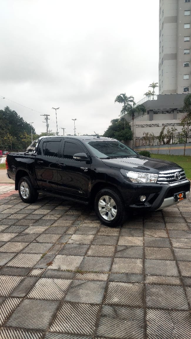 Hilux 2017 SR 4X2 CD  2.7 Flex automático - foto 3
