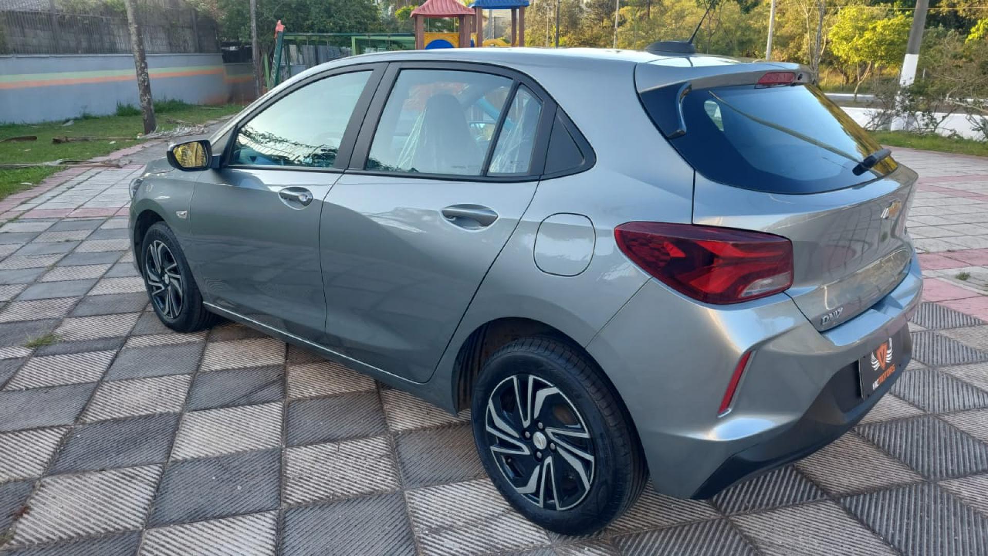 Onix Lt 2025 1.0 Flex manual completo - foto 4